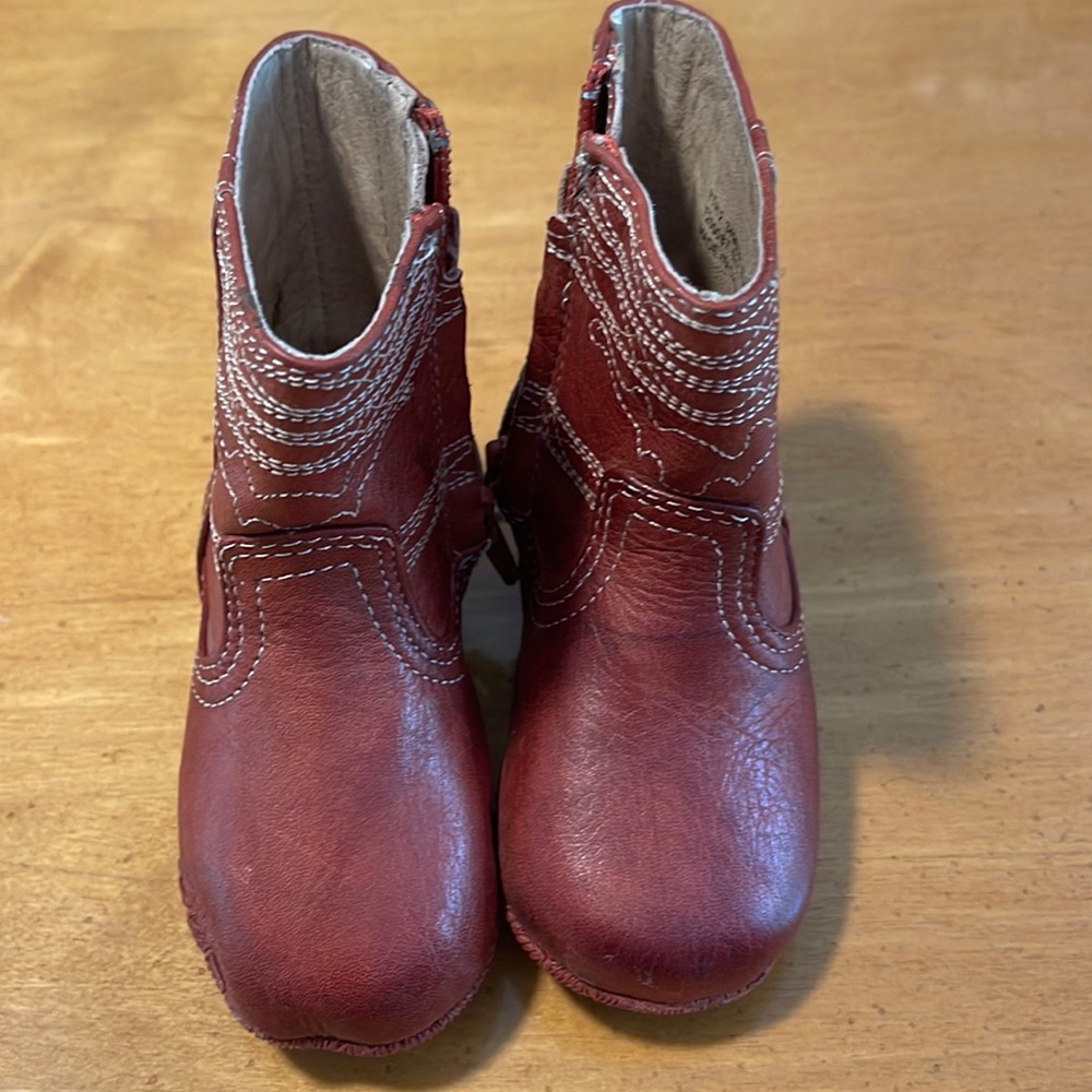 Size 2 Small Frye booties!